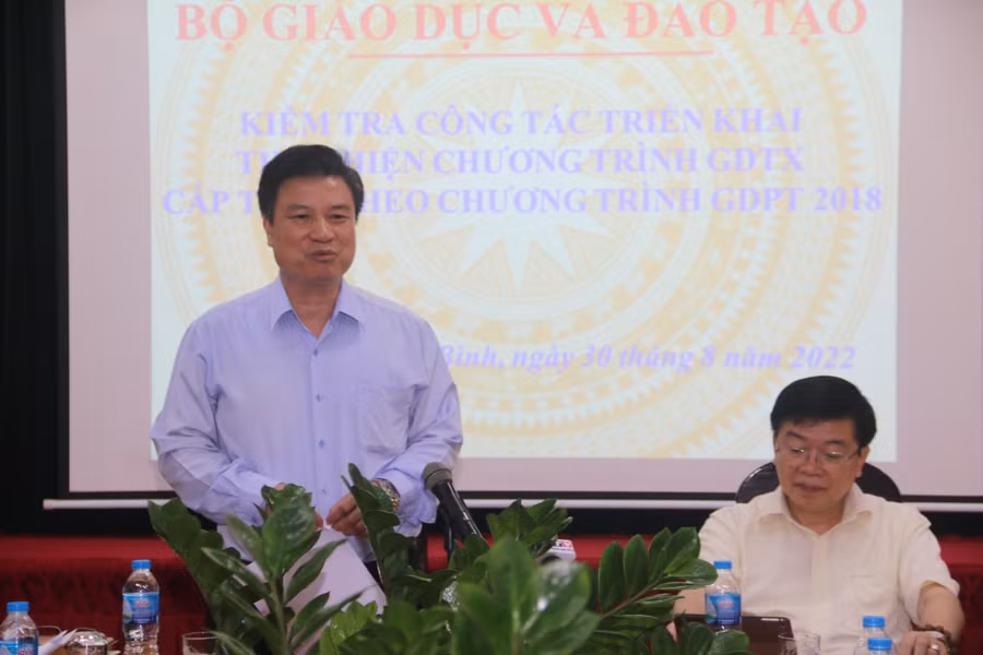 Thứ trưởng Nguyễn Hữu Độ phát biểu.