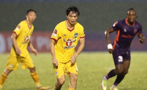 Hoàng Anh Gia Lai vẫn chưa biết mùi chiến thắng. Hoàng Anh Gia Lai vẫn chưa biết mùi chiến thắng.