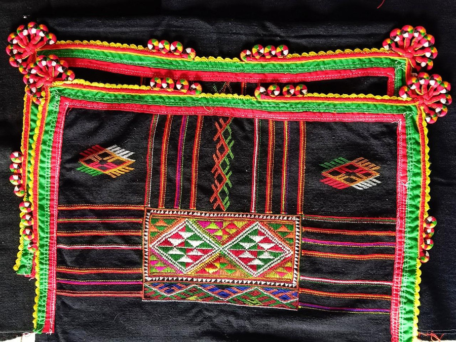 Hoa văn trang trí ở khăn Piêu người Thái đen Điện Biên.
