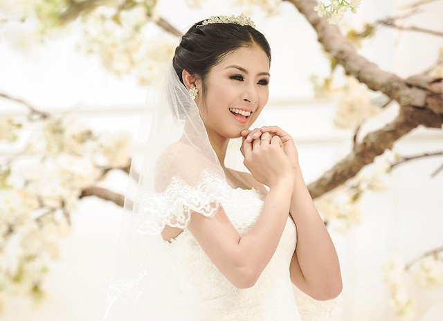 Hoa hậu Ngọc Hân gây bão khi bất ngờ khoe giấy xác nhận tình trạng hôn nhân ảnh 1 Hoa hậu Ngọc Hân gây bão khi bất ngờ khoe giấy xác nhận tình trạng hôn nhân ảnh 1