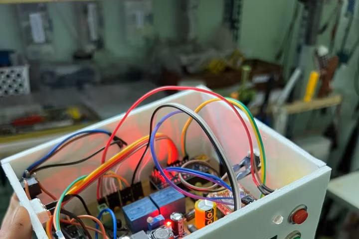 Thiết bị cảnh báo và phát hiện rò rỉ khí gas của thầy giáo Vi Hùng Sơn.