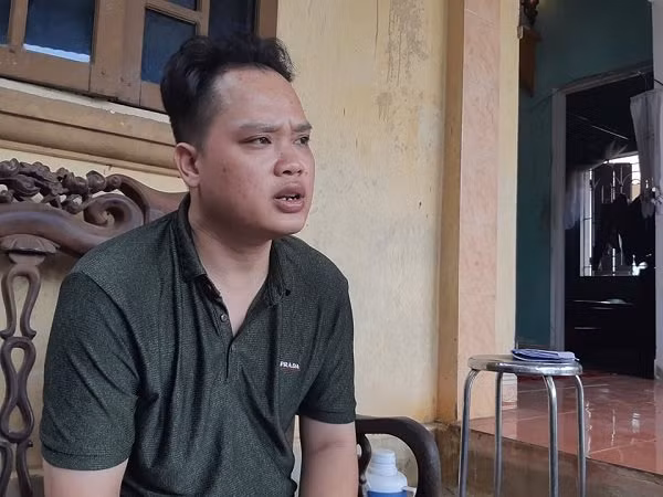 Anh Tuyến bần thần kể lại sự việc.