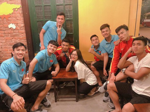 Sau tin đồn rạn nứt, Quang Hải – Nhật Lê chứng minh vẫn còn bên nhau ảnh 2