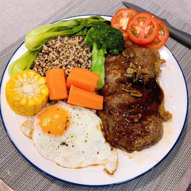 Ngỡ là thiên kim tiểu thư, ít ai ngờ em gái Quang Vinh đảm đang khiến chị em phục lăn thế này ảnh 3