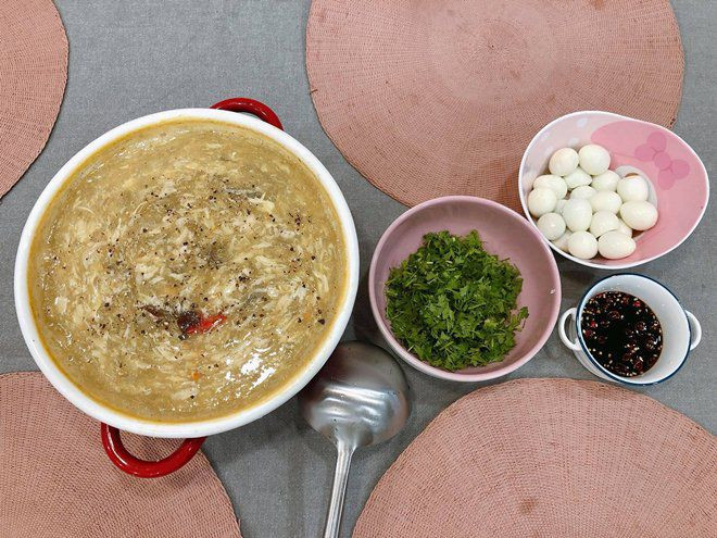 Ngỡ là thiên kim tiểu thư, ít ai ngờ em gái Quang Vinh đảm đang khiến chị em phục lăn thế này ảnh 13