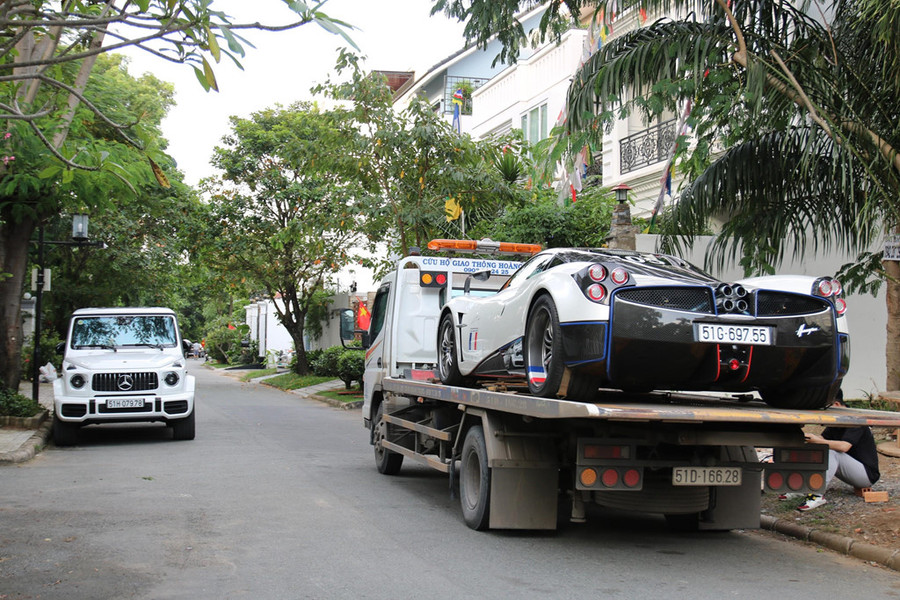 Minh Nhựa sẽ mang dàn xe 100 tỷ đến lễ cưới con gái? ảnh 3 Minh Nhua se mang dan xe 100 ty den le cuoi con gai? hinh anh 4