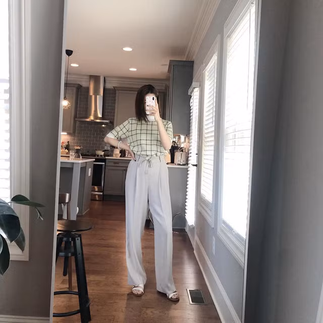 Để không tự “già hóa” phong cách công sở, chị em hãy áp dụng 4 tips diện quần âu sau đây - Ảnh 11.