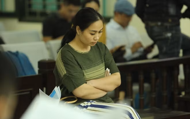 Vụ nữ cảnh sát nhận 1 tỷ đồng gài "bẫy ma túy" người khác vào tù: Hé lộ đoạn ghi âm đáng sợ ảnh 3 Nguyễn Thị Vân ân hận sau những hành động của mình.