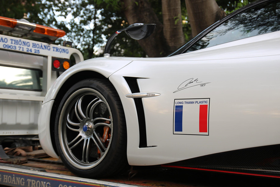 Minh Nhựa sẽ mang dàn xe 100 tỷ đến lễ cưới con gái? ảnh 2 Minh Nhua se mang dan xe 100 ty den le cuoi con gai? hinh anh 3