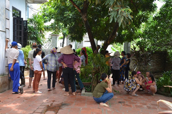 Hiện trường vụ anh truy sát gia đình em ruột khiến 5 người thương vong ở Hà Nội ảnh 4 Hiện trường vụ anh truy sát gia đình em ruột khiến 5 người thương vong ở Hà Nội-5
