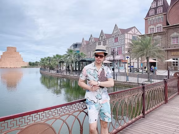 Siêu mẫu có cuộc sống bình yên sau khi chia tay nữ đại gia Yvonne. 