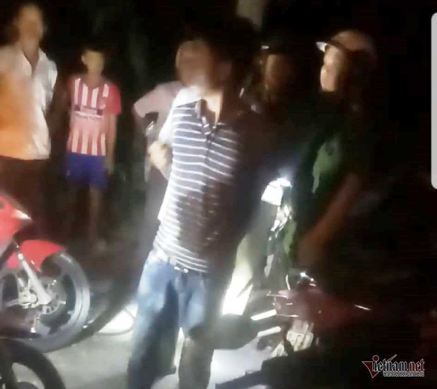 Can 2 vợ chồng đánh nhau, bảo vệ ở Quảng Nam bị đâm chết ảnh 1 Can 2 vợ chồng đánh nhau, bảo vệ ở Quảng Nam bị đâm chết