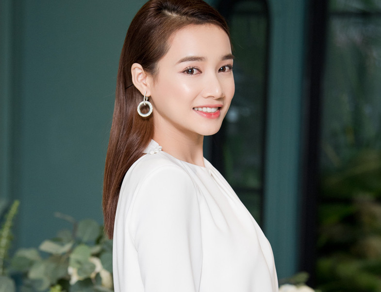 Nhã Phương ngày càng mặn mà sau khi sinh con.