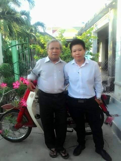 Chuỗi ngày ông bố giành lại công bằng cho cậu con chuyển giới