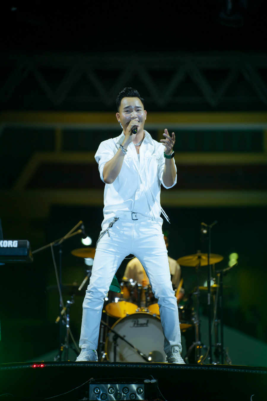 Đêm nhạc bùng nổ &quot;Giai điệu trẻ&quot;, quy tụ dàn sao cực khủng: Mono, Isaac, Anh Tú, Ly Ly, DJ Trang Moon, Hoàng Rapper, Ban nhạc Red Light... (Ảnh: Đ.Hoàng).