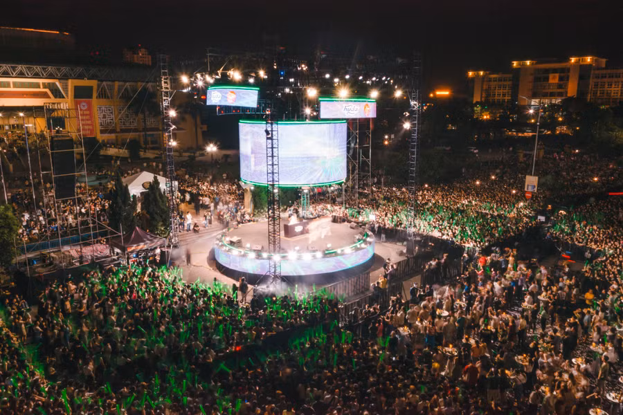 Nhiều tiết mục nghệ thuật đặc sắc, được dàn dựng công phu đã tạo nhiều dấu ấn cho du khách và người dân địa phương. (Ảnh: Đ.Hoàng).