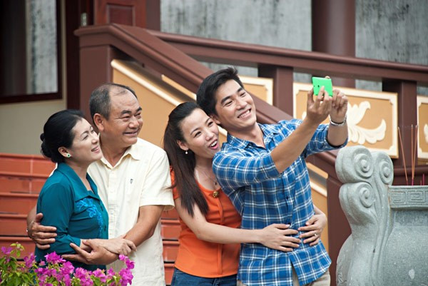 Phim dài 20 tập, mỗi tập là một câu chuyện đầy tiếng cười, Tết tết tết phát sóng lúc 20h45 từ 15/2 trên kênh SCTV14. Phim dài 20 tập, mỗi tập là một câu chuyện kéo dài từ trước tết đến trong tết, phát sóng lúc 20h45 từ ngày 15/2 trên kênh SCTV14.