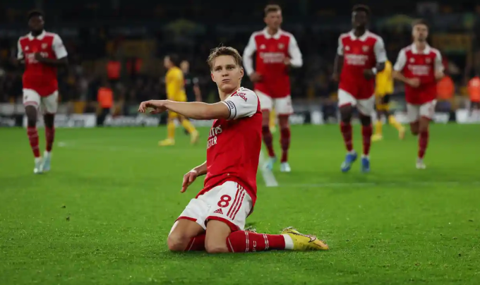 Thủ quân Ordegaard ghi cú đúp giúp Arsenal thắng Wolves 2-0 tối 12/11. Thủ quân Ordegaard ghi cú đúp giúp Arsenal thắng Wolves 2-0 tối 12/11.