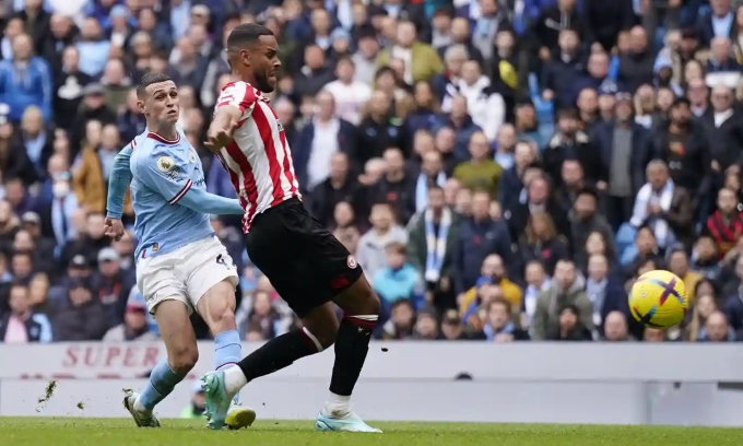 Bàn thắng của Phil Foden cũng không giúp Man City tránh khỏi trận thua sốc 1-2 trước Brentford. Bàn thắng của Phil Foden cũng không giúp Man City tránh khỏi trận thua sốc 1-2 trước Brentford.
