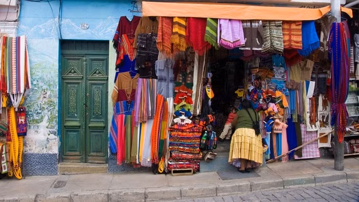 Khu chợ La Paz là nơi sống và hành nghề của rất nhiều thầy bói, pháp sư. (Ảnh Esmadrid).