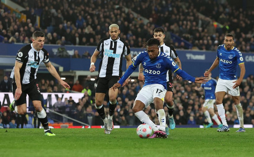 Alex Iwobi ghi bàn thắng duy nhất ở phút 90+9. Alex Iwobi ghi bàn thắng duy nhất ở phút 90+9.