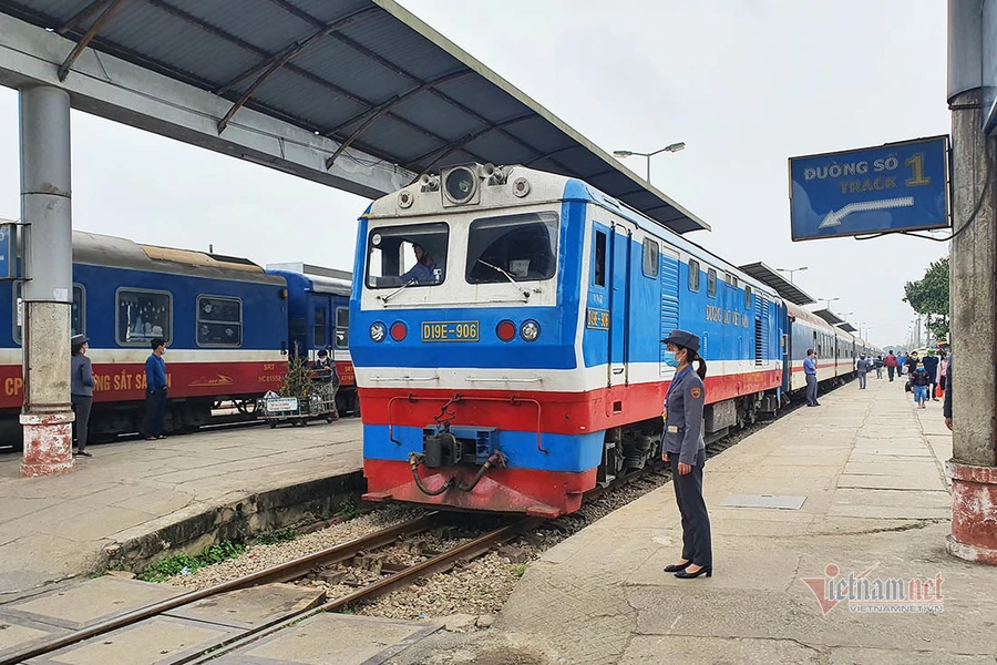 Mở thêm tuyến tàu chạy phục vụ hành khách dịp nghỉ lễ.