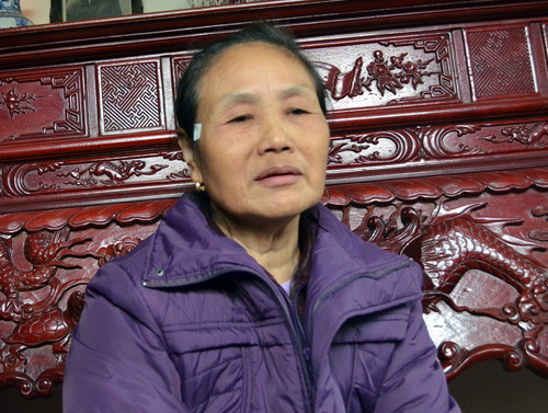 Bé gái 4 tuổi bị người lạ bế đi giữa trưa ảnh 3 Bé gái 4 tuổi bị người lạ bế đi giữa trưa ảnh 3