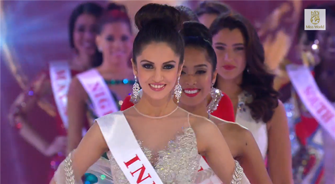 Nguyễn Thị Loan xuất hiện lộng lẫy trên sân khấu Miss World