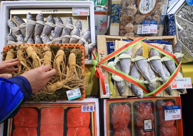 Tiêu chí chọn quà Seollal là phải thiết thực. Ảnh: Koreatimes.co.kr