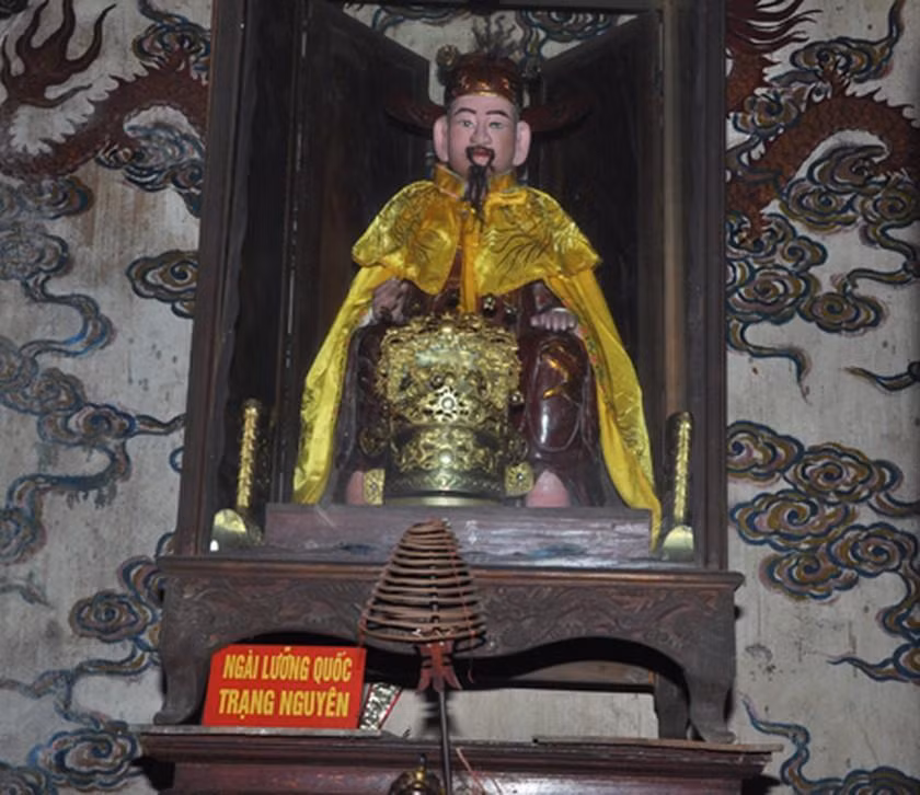 Tượng thờ Trạng nguyên Tống Trân.