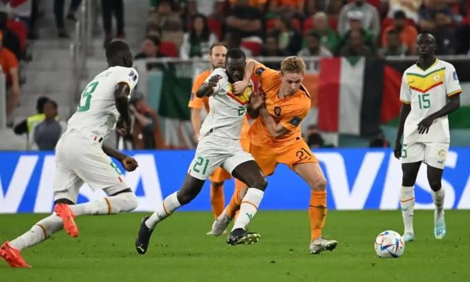Hà Lan (áo cam) thắng Senegal 2-0 ở trận ra quân tại bảng A World Cup 2022.