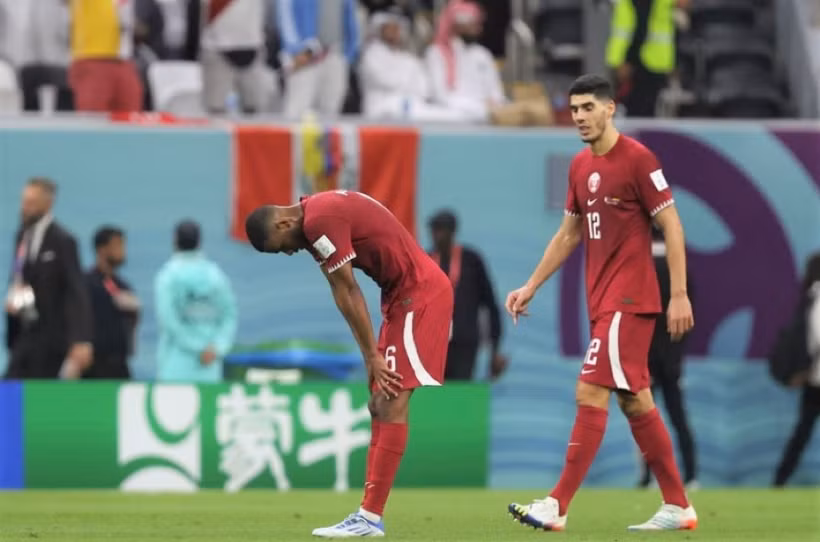 Qatar gây thất vọng khi thua Ecuador 0-2 ở ngày ra quân World Cup 2022.
