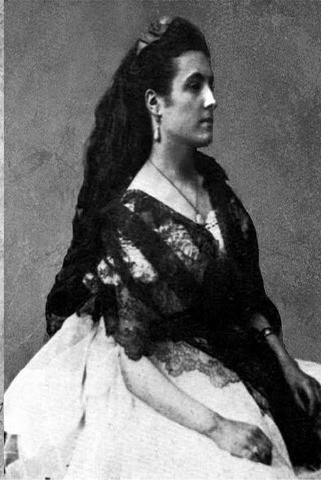 Jeanne Duval - người tình mang dòng máu lai của Charles Baudelaire. Jeanne Duval - người tình mang dòng máu lai của Charles Baudelaire.