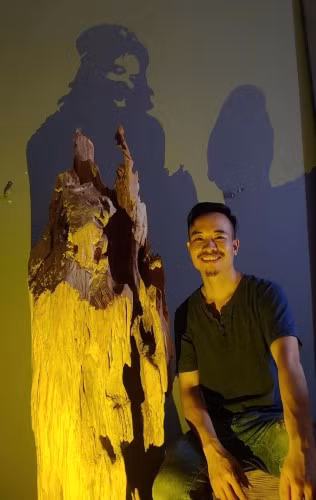 Nghệ sĩ Bùi Văn Tự theo con đường nghệ thuật hoàn toàn mới.