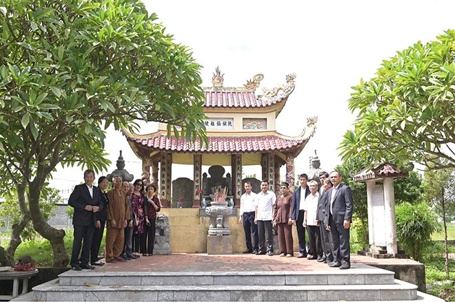 Khu lăng mộ Trạng nguyên Nguyễn Thiến. Khu lăng mộ Trạng nguyên Nguyễn Thiến.