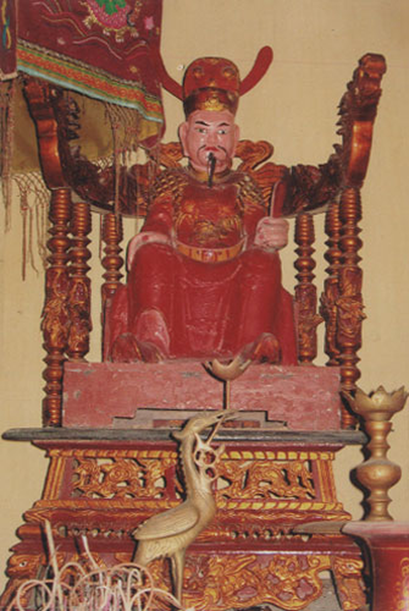 Tượng thờ Trạng nguyên Nguyễn Nghiêu Tư. Tượng thờ Trạng nguyên Nguyễn Nghiêu Tư.