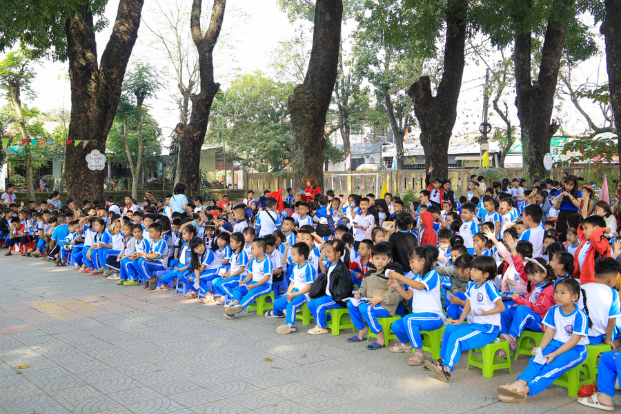Chương trình thu hút gần 690 học sinh hào hứng tham gia. Chương trình thu hút gần 690 học sinh hào hứng tham gia.