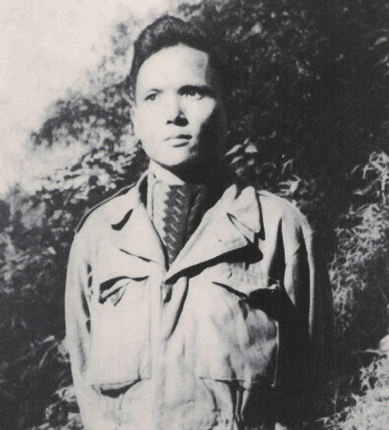 Đồng chí Chu Huy Mân, Chính ủy Đại đoàn 316, năm 1952. Đồng chí Chu Huy Mân, Chính ủy Đại đoàn 316, năm 1952.