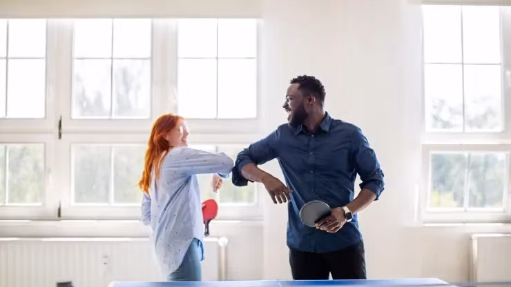 Việc có bạn thân là đồng nghiệp sẽ khiến nhân viên nhiệt huyết hơn.