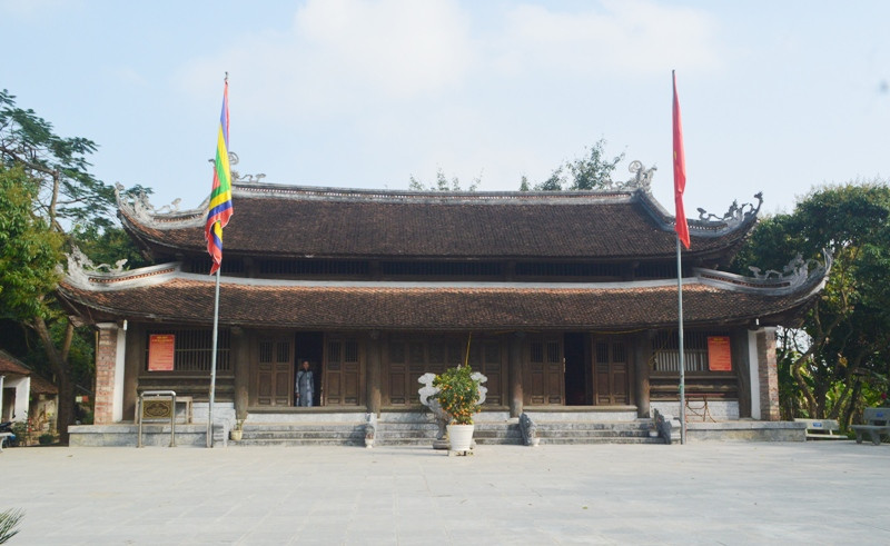 Tại làng Đan Nê, xã Yên Thọ (Yên Định - Thanh Hóa) cũng có đền Đồng Cổ thờ thần Trống Đồng.