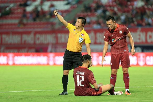 Trọng tài Hoàng Ngọc Hà điều khiển trận Hải Phòng FC thắng TopenLand Bình Định 3-1. 