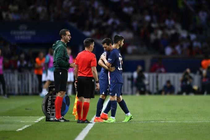 Messi rời sân ở phút 84 trận PSG hạ Juventus 2-1 ở Champions League ngày 7/9. Messi rời sân ở phút 84 trận PSG hạ Juventus 2-1 ở Champions League ngày 7/9.