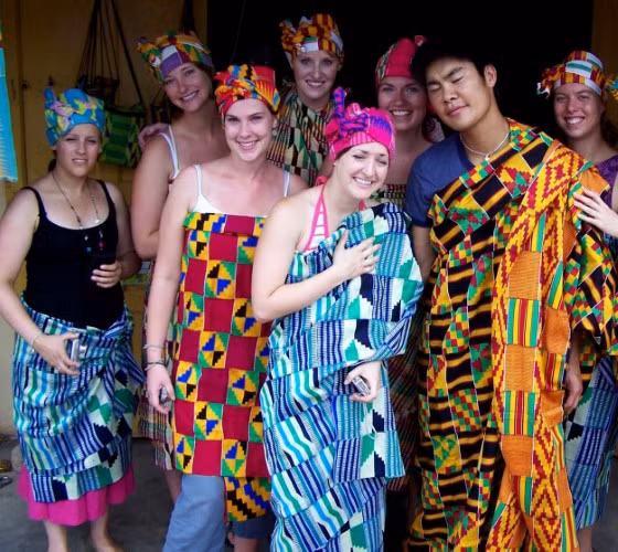 Kente, tấm vải dệt tay của người GHANA ảnh 4