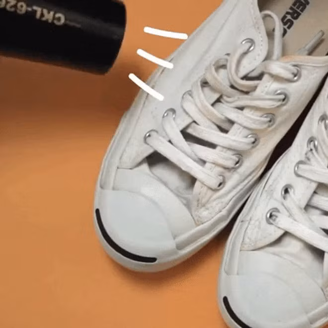 3 meo tay sach giay trang bi o ban, nga mau de lam tai nha hinh anh 3 