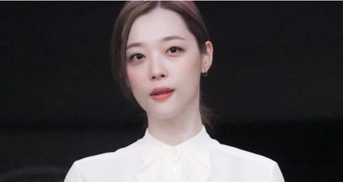 Sulli trong cuộc phỏng vấn cuối cùng trên truyền hình.