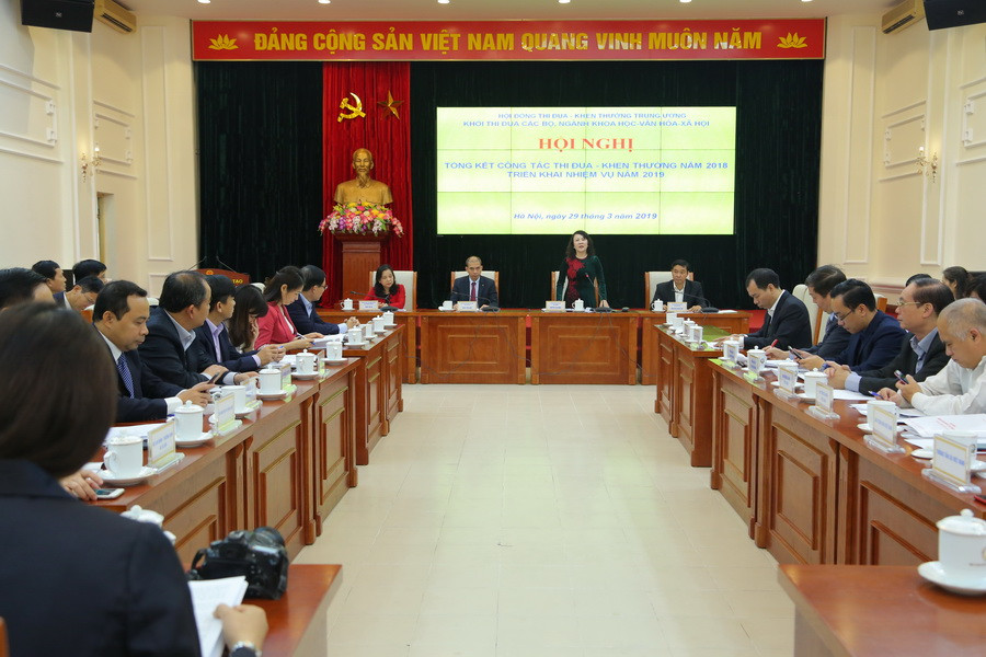 Hội nghị Tổng kết công tác thi đua – Khen thưởng năm 2018 khối thi đua các bộ, ngành Khoa học – Văn hóa – Xã hội. Ảnh: Việt Hà Hội nghị Tổng kết công tác thi đua – Khen thưởng năm 2018 khối thi đua các bộ, ngành Khoa học – Văn hóa – Xã hội. Ảnh: Việt Hà