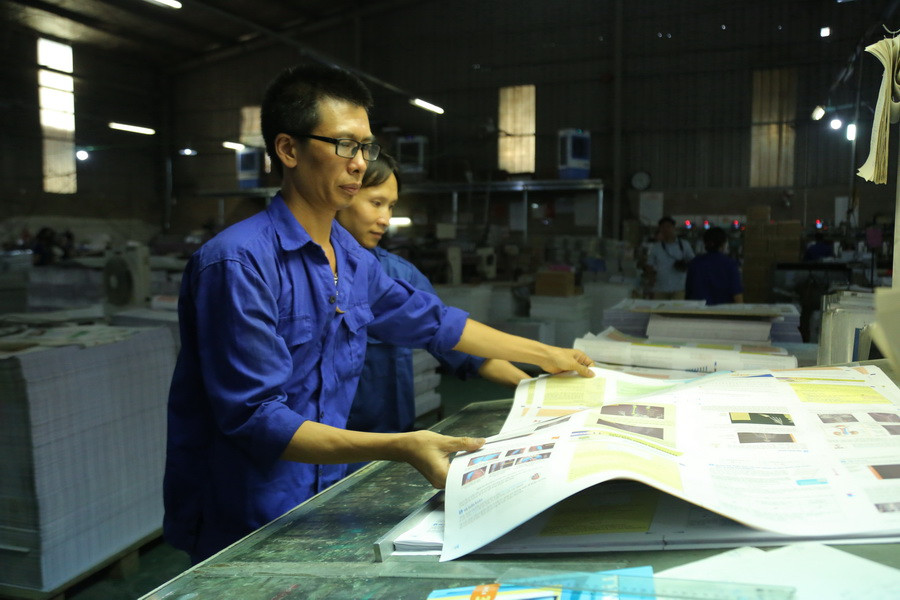 Các trang in 4 màu hoàn thiện đợi xén khổ