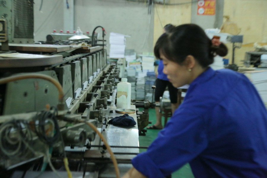 Vận hành máy xén khổ tự động liên hoàn