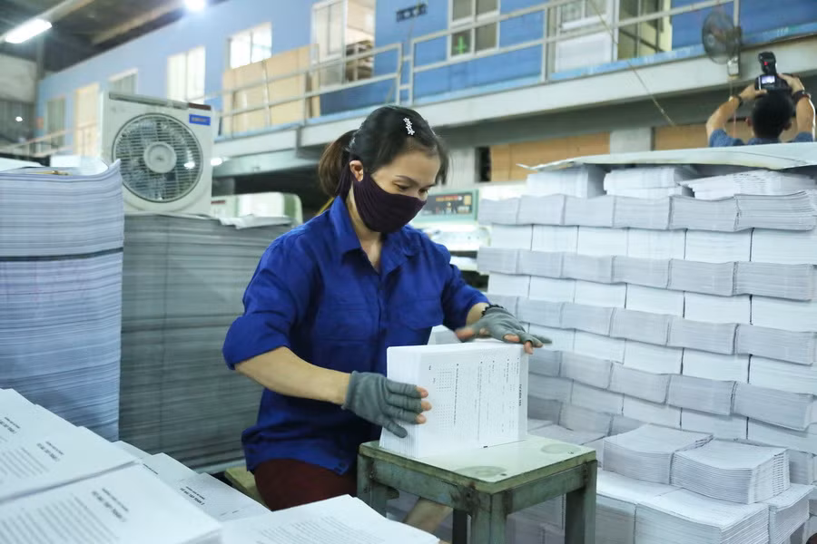 Sắp trang thành những chồng ngay ngắn