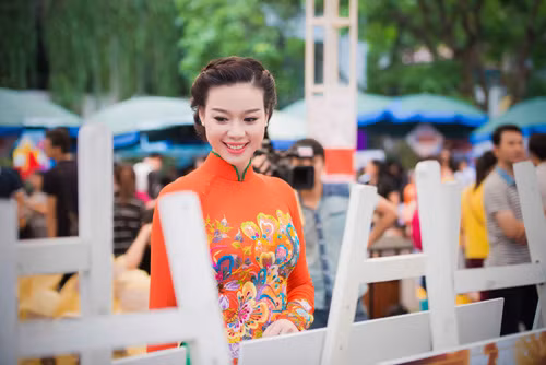 Sao Việt duyên dáng tại chương trình từ thiện Mottainai ảnh 4